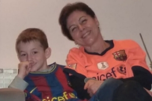 网页版登录-卡萨多社媒晒儿时穿巴萨球衣的照片，回应转会传闻