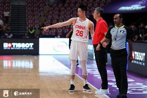 Xingkong sports-媒体人：保持体型是关键 中国男篮几位锋线球员一定得控制好犯规